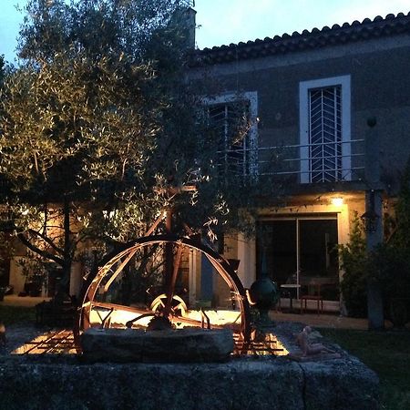 Les Jardins Du Rebaut Bed & Breakfast Безие Екстериор снимка