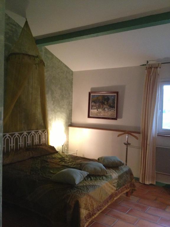 Les Jardins Du Rebaut Bed & Breakfast Безие Стая снимка