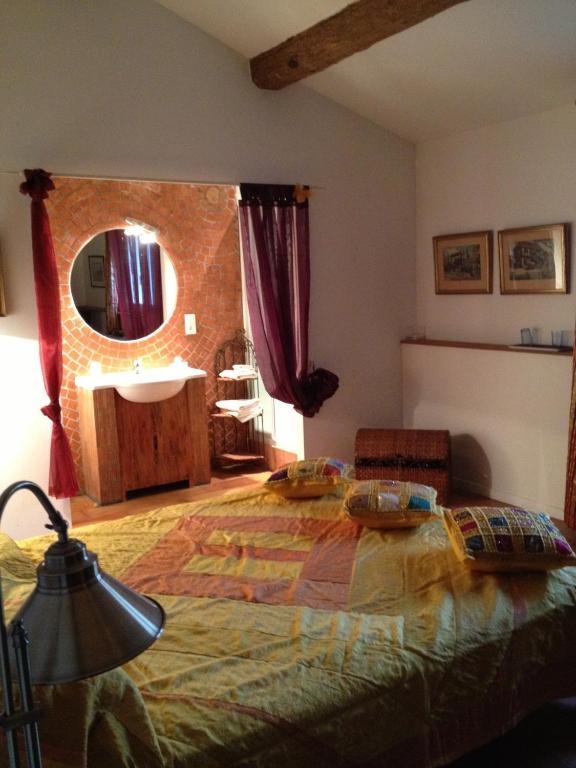 Les Jardins Du Rebaut Bed & Breakfast Безие Стая снимка