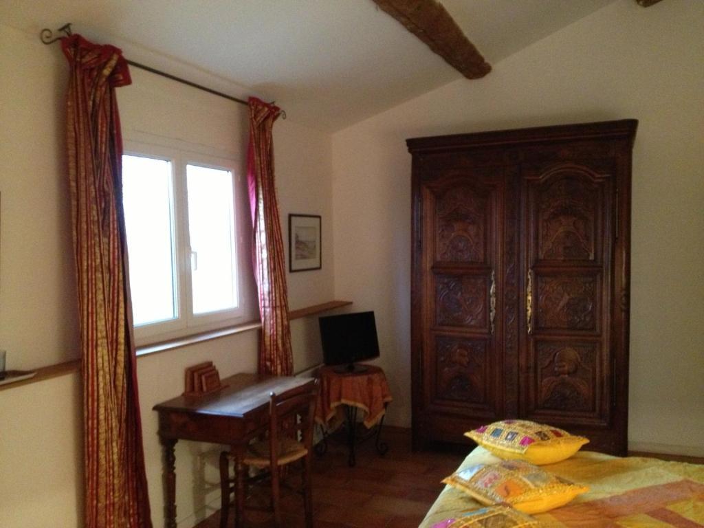 Les Jardins Du Rebaut Bed & Breakfast Безие Стая снимка